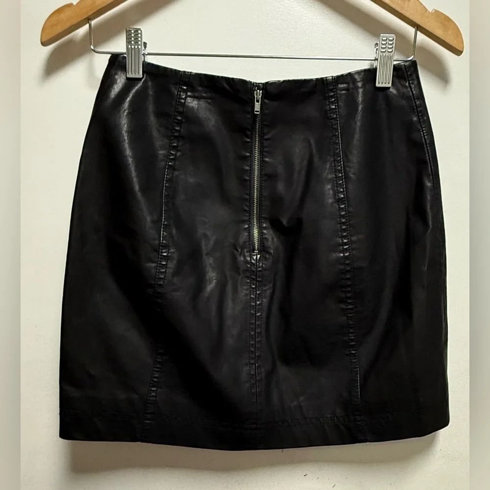 Free People Modern Femme Faux Leather Mini Skirt Size 2